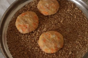 نغلف الكفتة بالبقسماط