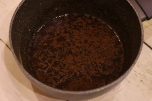 زيت جوز الهند و الشيرة والفانيلا والقرفة