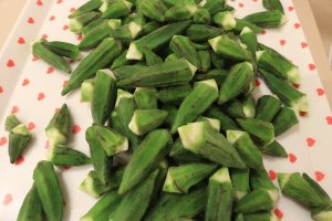 بعد تنظيف البامية