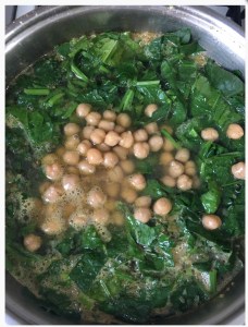 نضع السبانخ و الحمص